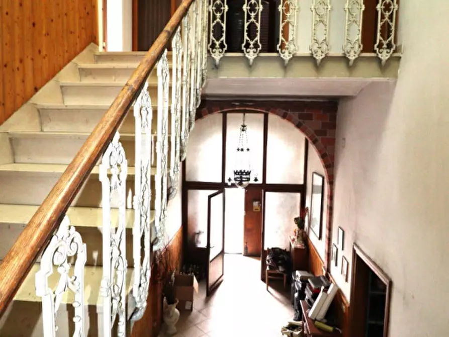 Immagine 17 di Villa in vendita  in Viale Armando Diaz a Montevarchi