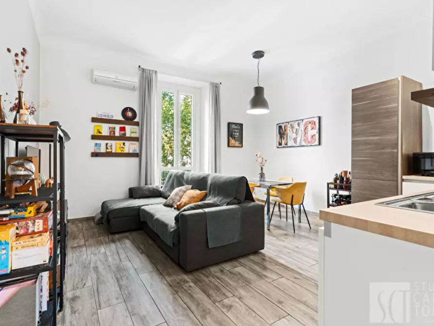 Immagine 1 di Appartamento in vendita  in via Giambellino, 67 a Milano