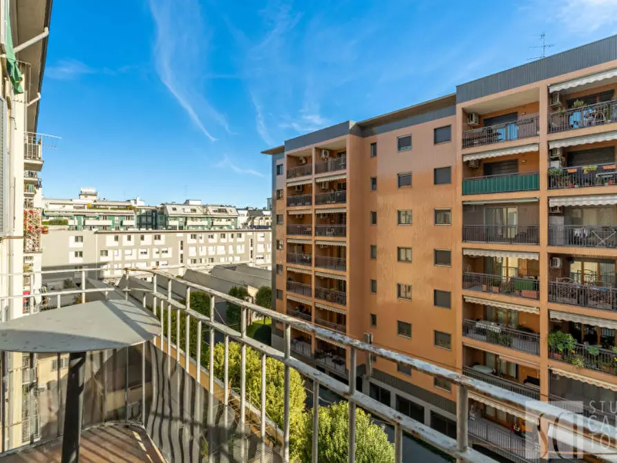 Immagine 7 di Appartamento in vendita  in via Giambellino, 67 a Milano