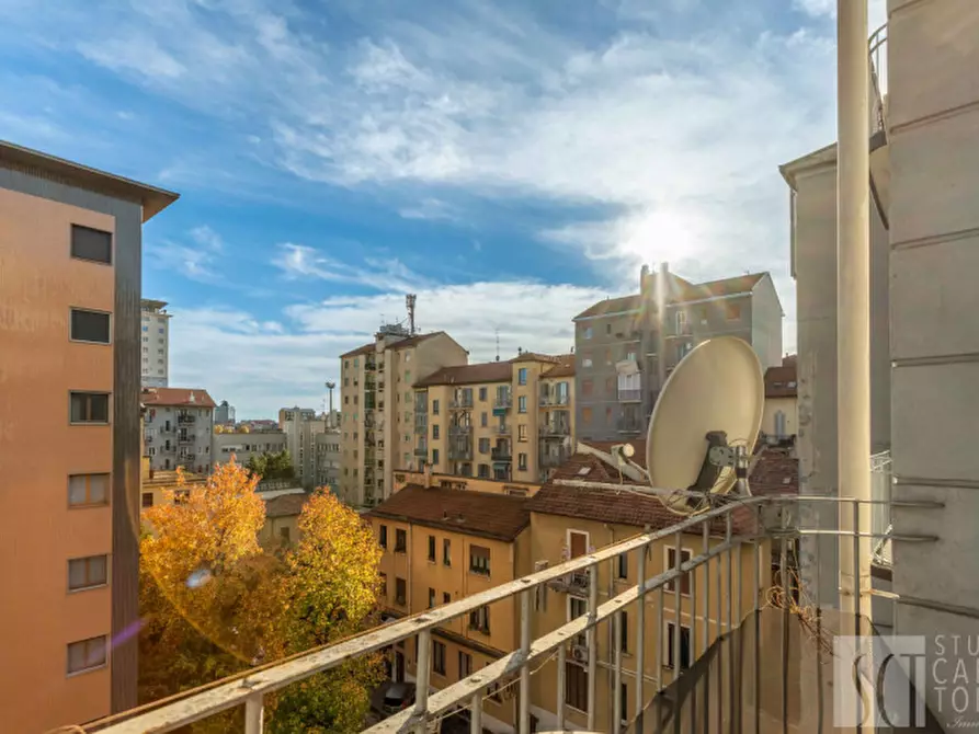 Immagine 8 di Appartamento in vendita  in via Giambellino, 67 a Milano