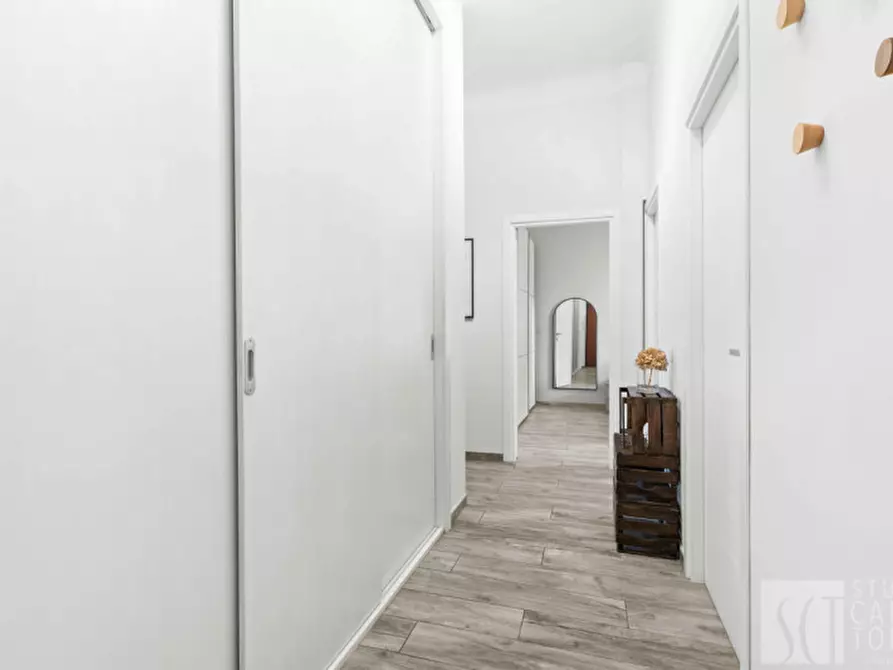 Immagine 9 di Appartamento in vendita  in via Giambellino, 67 a Milano