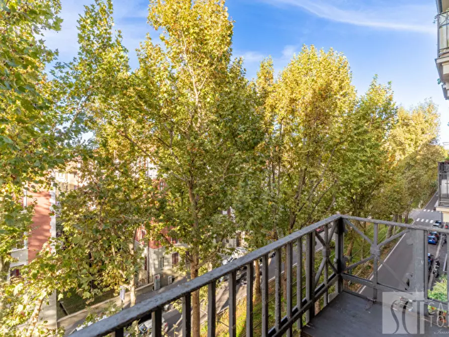 Immagine 10 di Appartamento in vendita  in via Giambellino, 67 a Milano