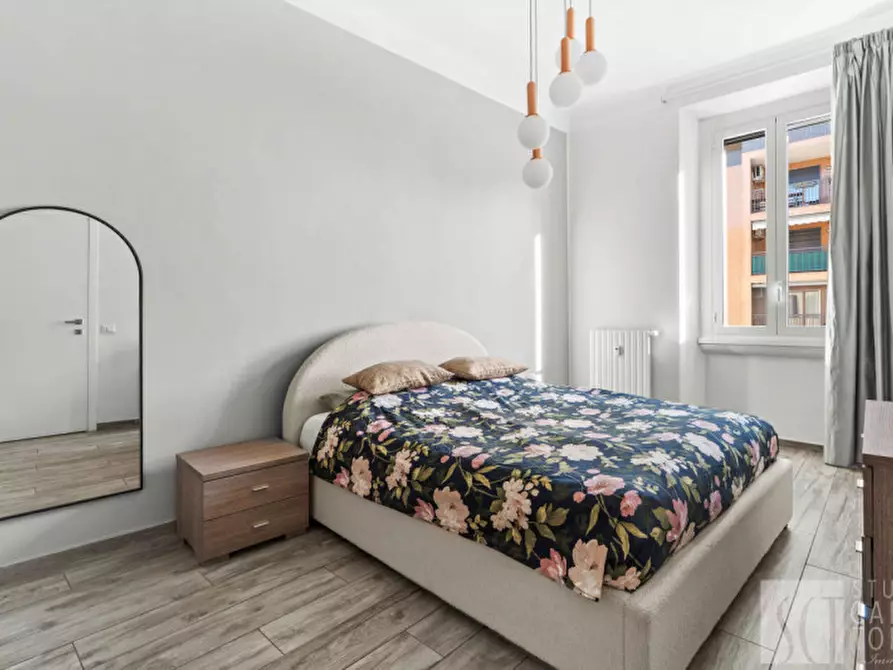 Immagine 11 di Appartamento in vendita  in via Giambellino, 67 a Milano