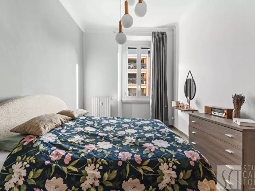 Immagine 13 di Appartamento in vendita  in via Giambellino, 67 a Milano