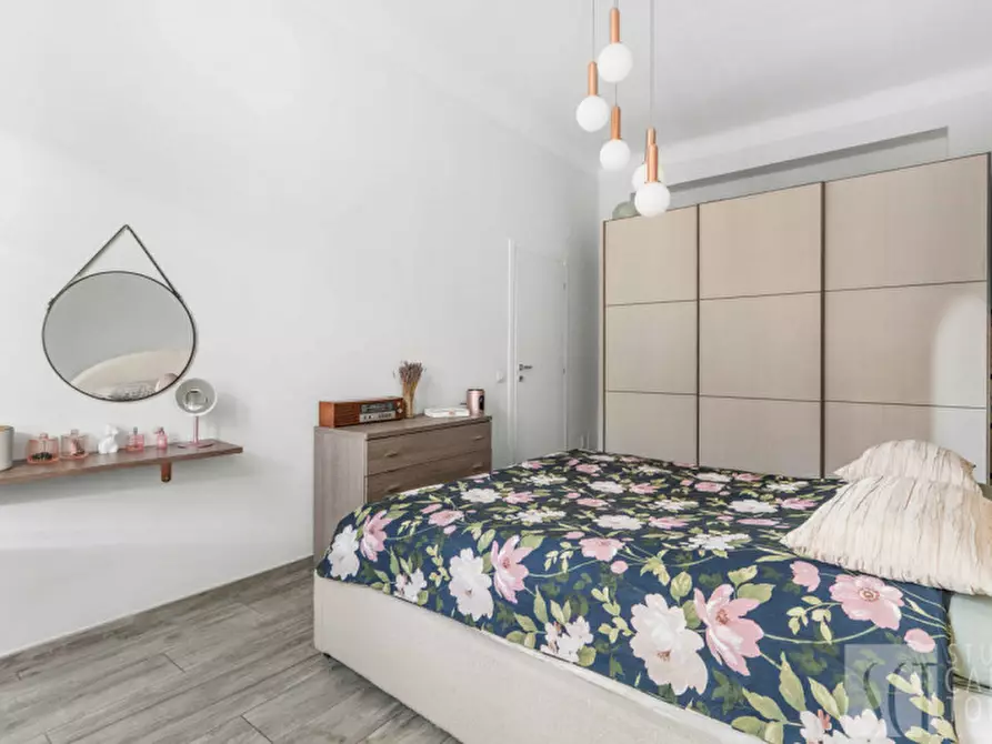 Immagine 15 di Appartamento in vendita  in via Giambellino, 67 a Milano