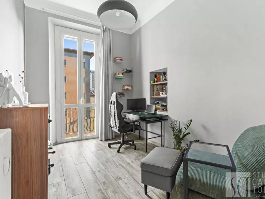 Immagine 17 di Appartamento in vendita  in via Giambellino, 67 a Milano