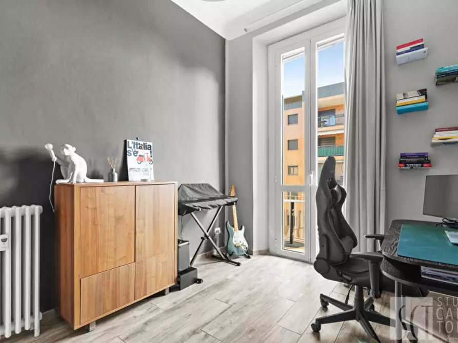 Immagine 18 di Appartamento in vendita  in via Giambellino, 67 a Milano