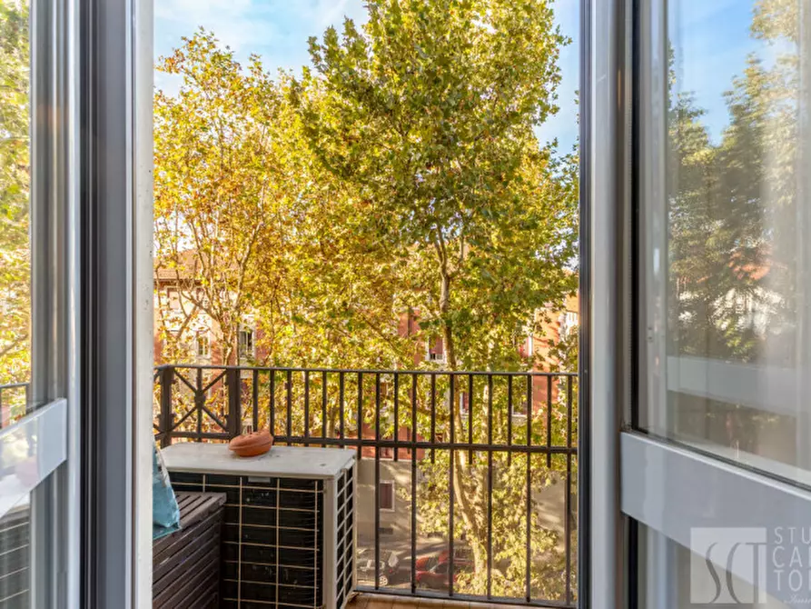 Immagine 21 di Appartamento in vendita  in via Giambellino, 67 a Milano