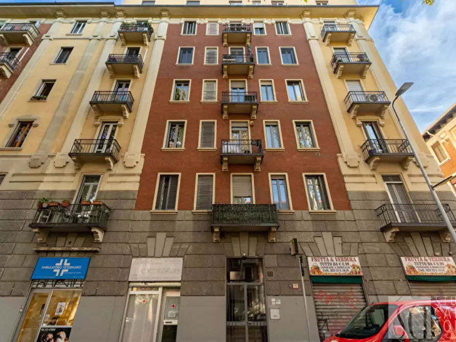 Immagine 25 di Appartamento in vendita  in via Giambellino, 67 a Milano