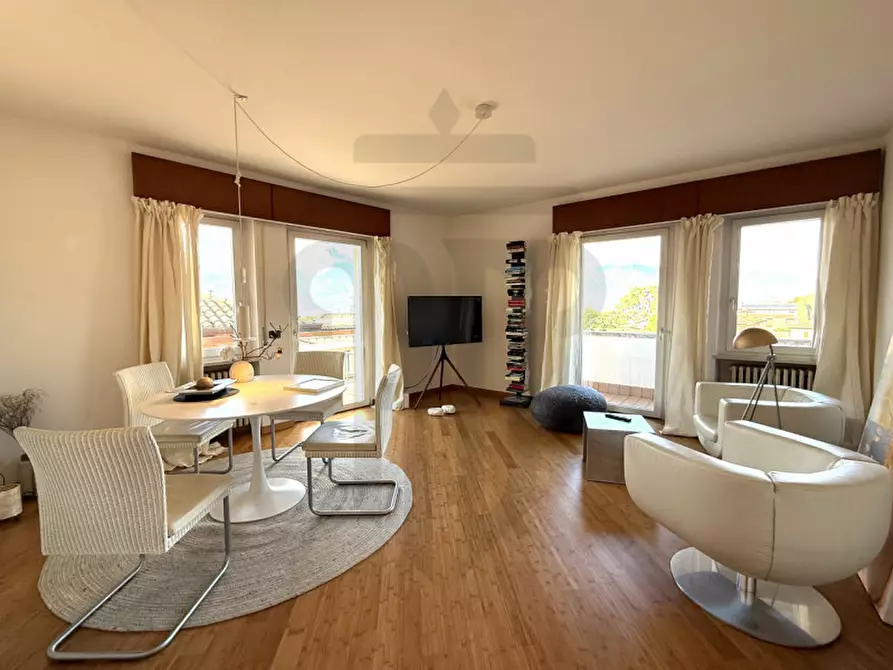 Immagine 2 di Appartamento in vendita  in Via Gardesana 1215 a Torri Del Benaco