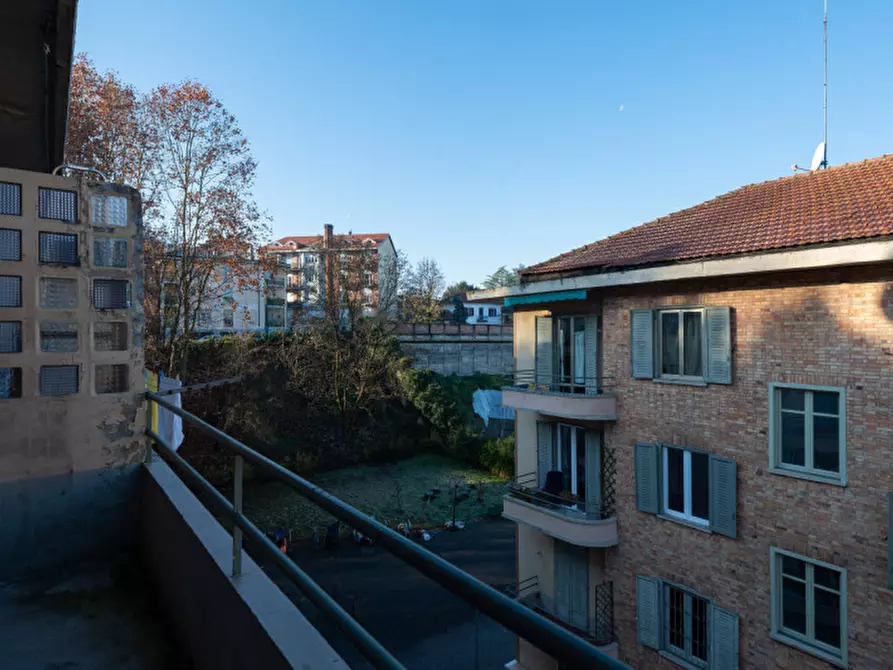 Immagine 21 di Appartamento in vendita  in Via Guido Cavalcanti 6 a Torino