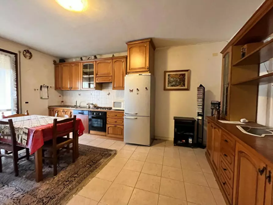 Immagine 1 di Appartamento in vendita  in Via Sant'Antonio a Veggiano