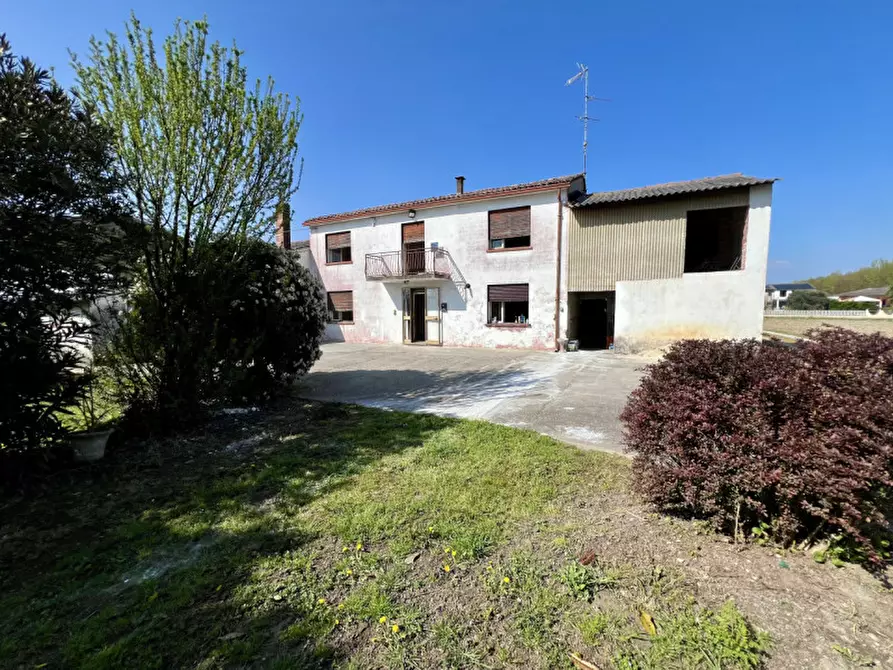 Immagine 1 di Casa indipendente in vendita  in via oni, 52 a Boschi Sant'anna