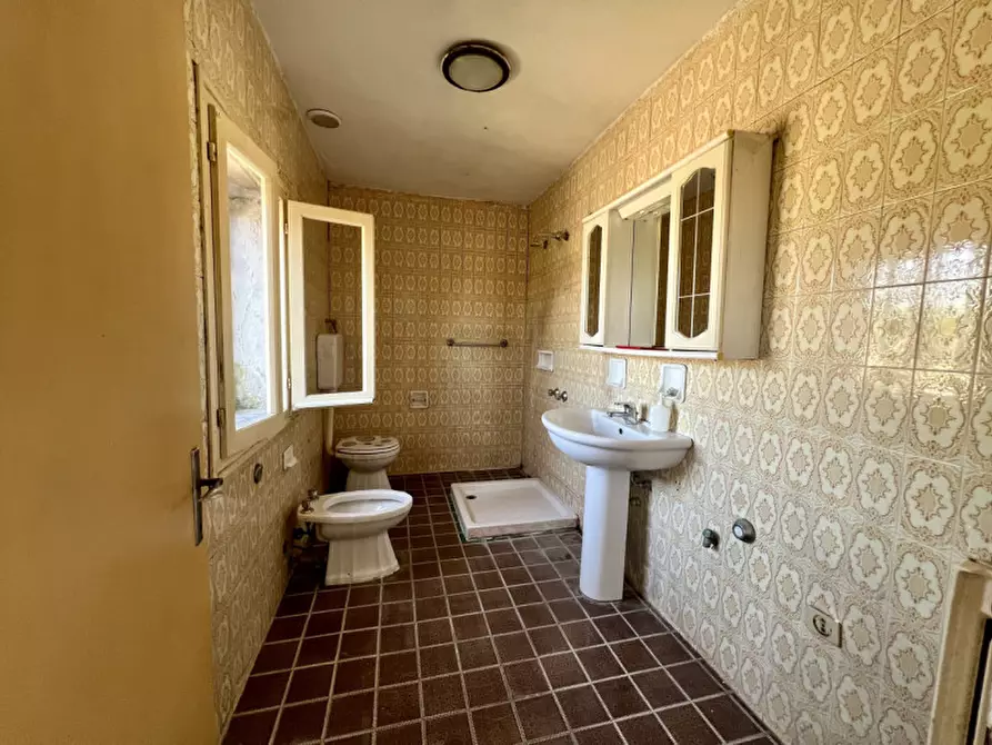 Immagine 17 di Casa indipendente in vendita  in via oni, 52 a Boschi Sant'anna