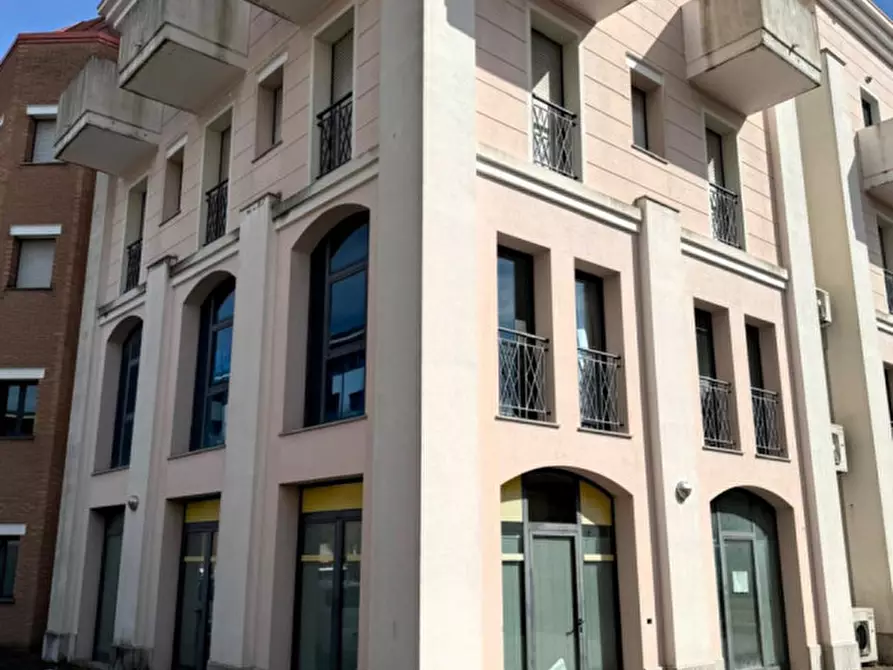 Immagine 1 di Ufficio in vendita  in Piazzale Salvo d'Acquisto, 11 a Monfalcone