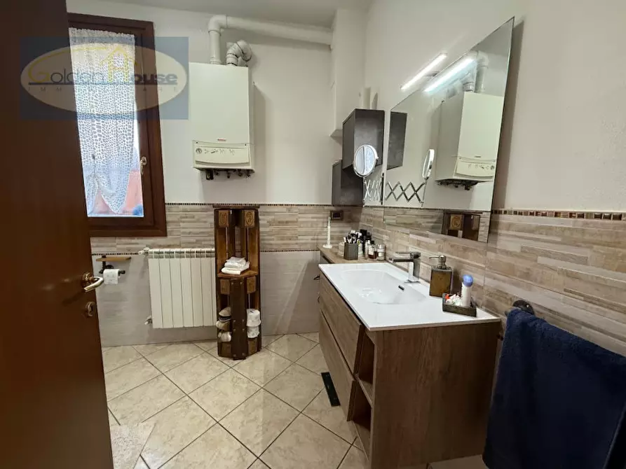 Immagine 8 di Appartamento in vendita  in Via Giacomo Leopardi 2 a Argenta