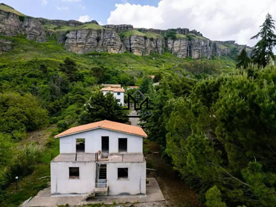 Immagine 12 di Villa in vendita  a Corleone