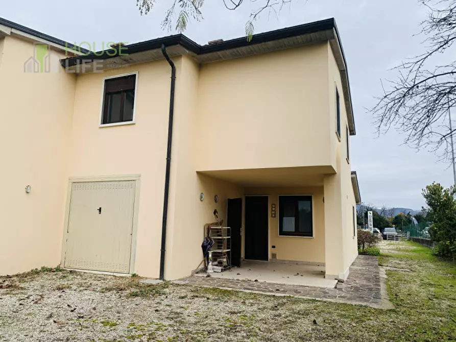 Immagine 12 di Casa bifamiliare in vendita  in Via Garziere a Thiene