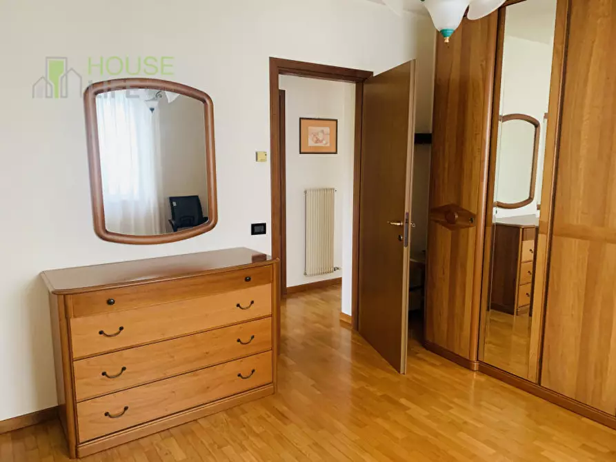 Immagine 13 di Casa bifamiliare in vendita  in Via Garziere a Thiene