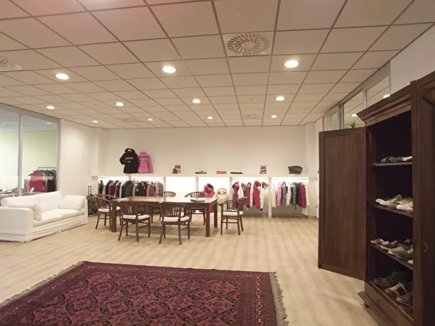 Immagine 1 di Laboratorio in vendita  in Via dell'Artigianato a Abano Terme