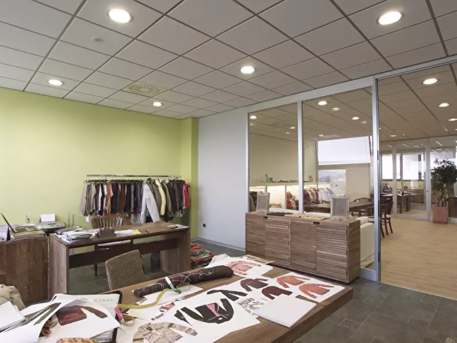 Immagine 3 di Laboratorio in vendita  in Via dell'Artigianato a Abano Terme