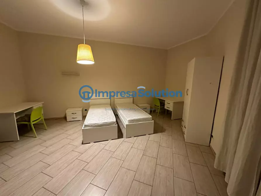 Immagine 7 di Camera in affitto  in Corso Giuseppe Garibaldi a Napoli