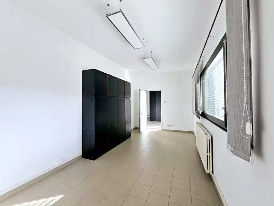 Immagine 2 di Capannone industriale in vendita  in Via Alessandro Volta a Borgo Veneto