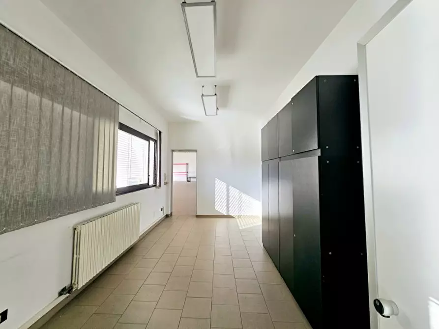 Immagine 4 di Capannone industriale in vendita  in Via Alessandro Volta a Borgo Veneto