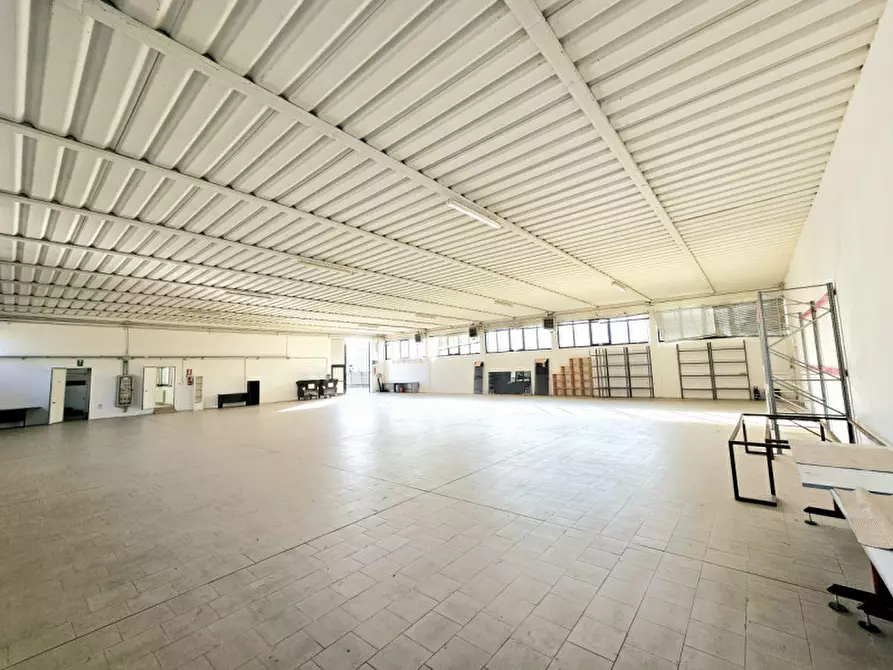 Immagine 5 di Capannone industriale in vendita  in Via Alessandro Volta a Borgo Veneto