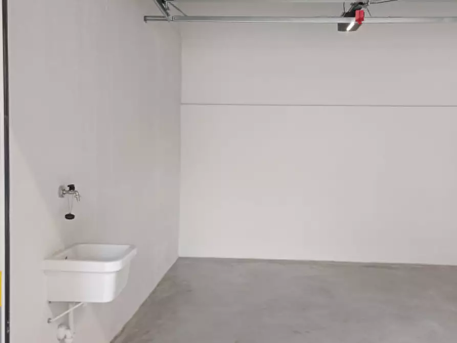 Immagine 3 di Garage in affitto  in VIA MARCHETTI a Pescara