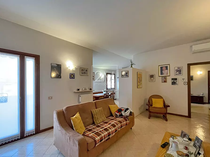 Immagine 7 di Appartamento in vendita  in Via Marsala a Villafranca Di Verona