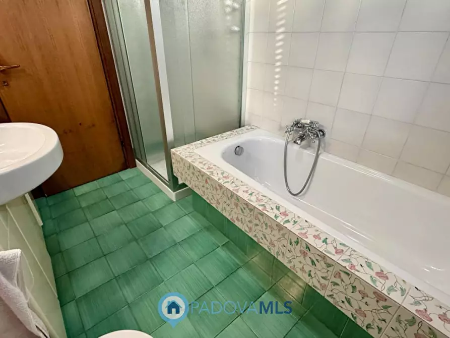 Immagine 9 di Casa bifamiliare in vendita  a Padova