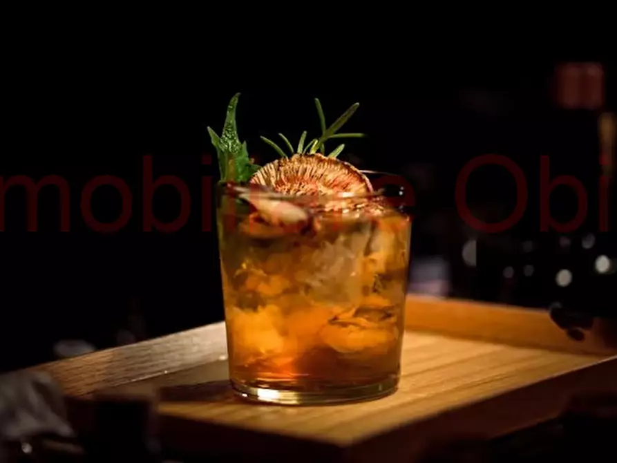 Immagine 21 di Attività commerciale in vendita  in via torino a Padova