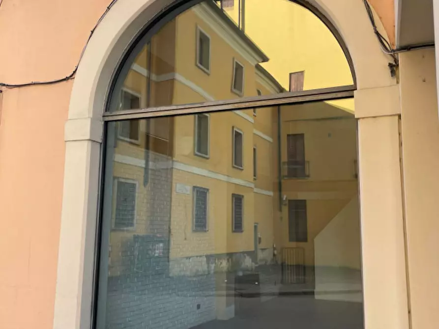 Immagine 5 di Negozio in vendita  in Piazza del Castello a Vicenza