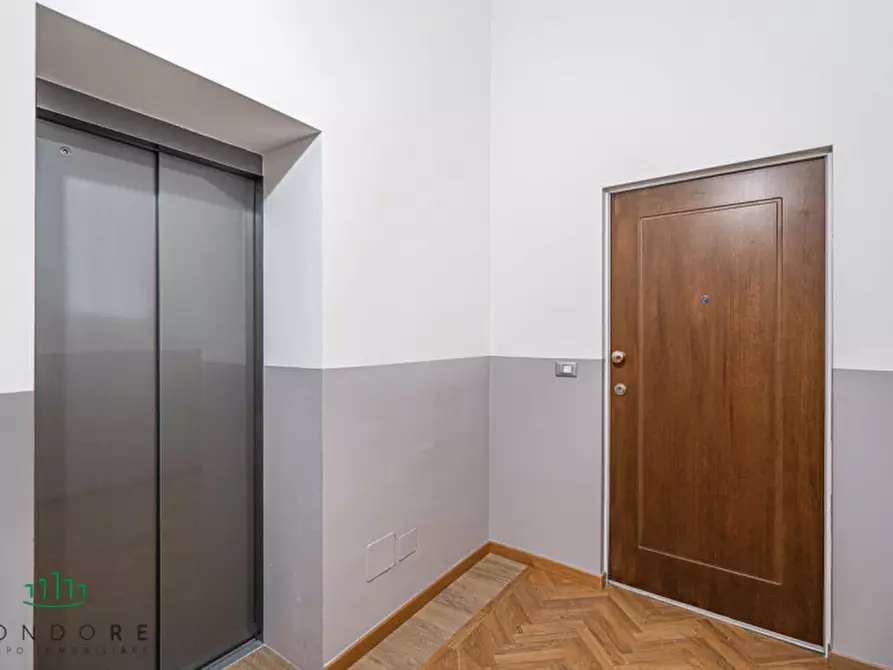 Immagine 2 di Ufficio in vendita  in Via Santo Stefano a Bologna