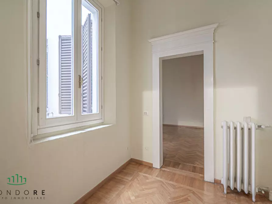 Immagine 3 di Ufficio in vendita  in Via Santo Stefano a Bologna