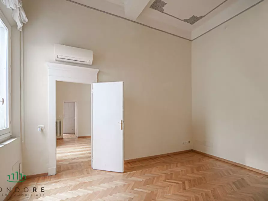 Immagine 4 di Ufficio in vendita  in Via Santo Stefano a Bologna