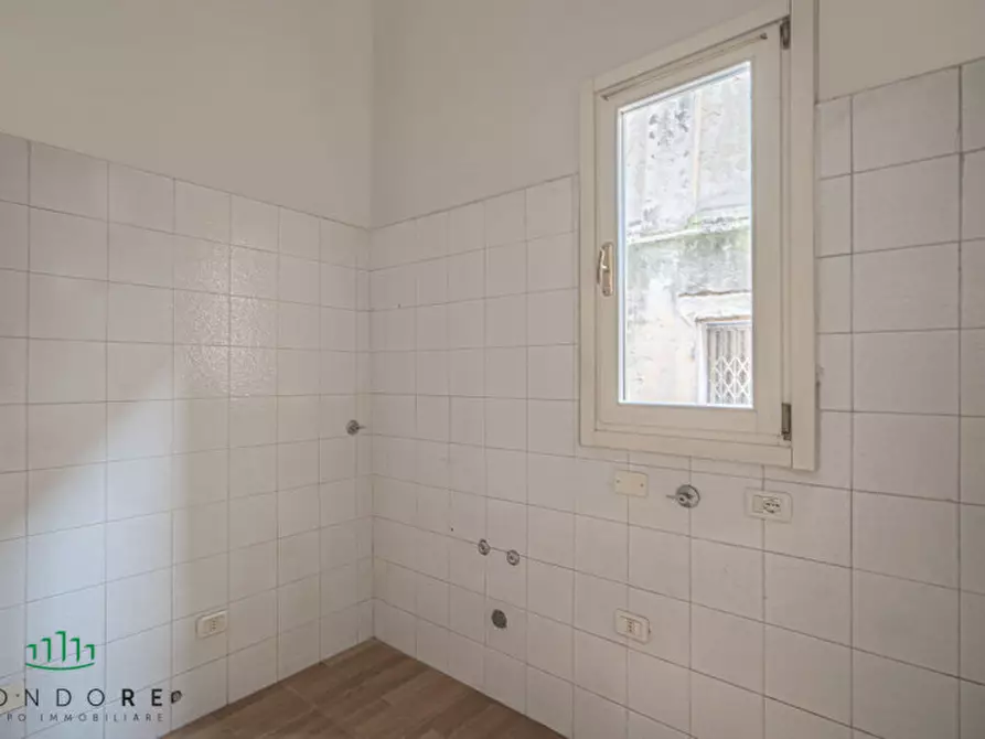 Immagine 8 di Ufficio in vendita  in Via Santo Stefano a Bologna