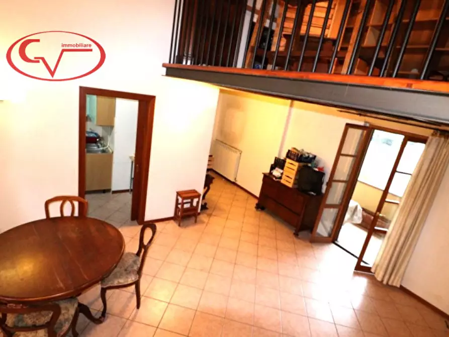 Immagine 4 di Appartamento in vendita  in via vittorio veneto a Figline E Incisa Valdarno