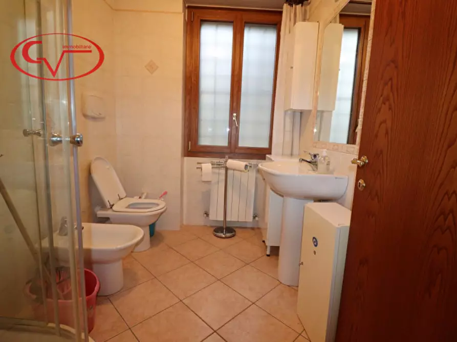 Immagine 15 di Appartamento in vendita  in via vittorio veneto a Figline E Incisa Valdarno