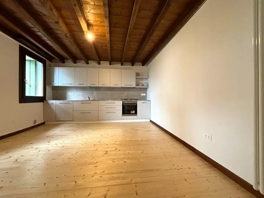 Immagine 5 di Casa bifamiliare in affitto  in Via Poggian a Creazzo