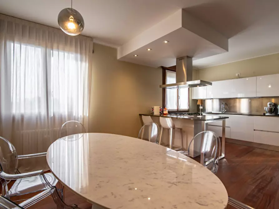 Immagine 5 di Appartamento in vendita  in Via Tito Livio a Abano Terme