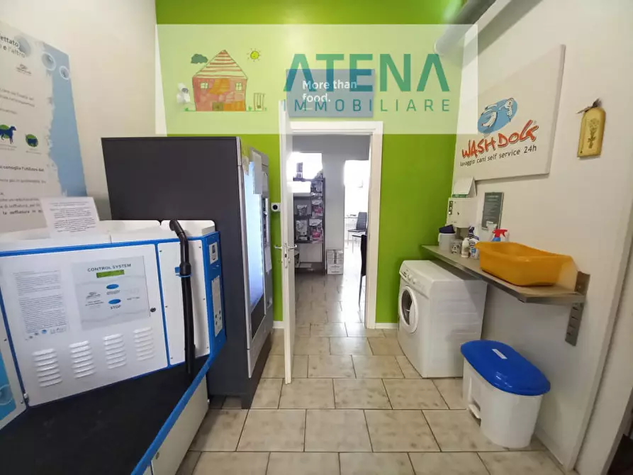 Immagine 5 di Negozio in vendita  in via aureliana a Montegrotto Terme