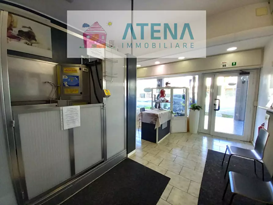 Immagine 5 di Negozio in vendita  in via aureliana a Montegrotto Terme