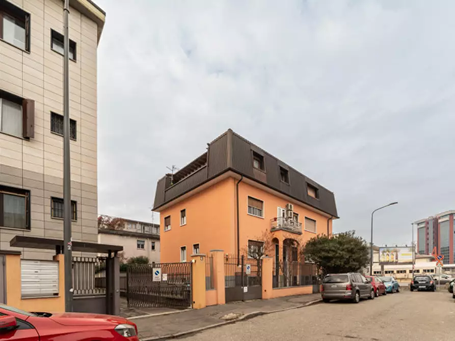 Immagine 49 di Appartamento in vendita  in Via Ermanno Barigozzi a Milano