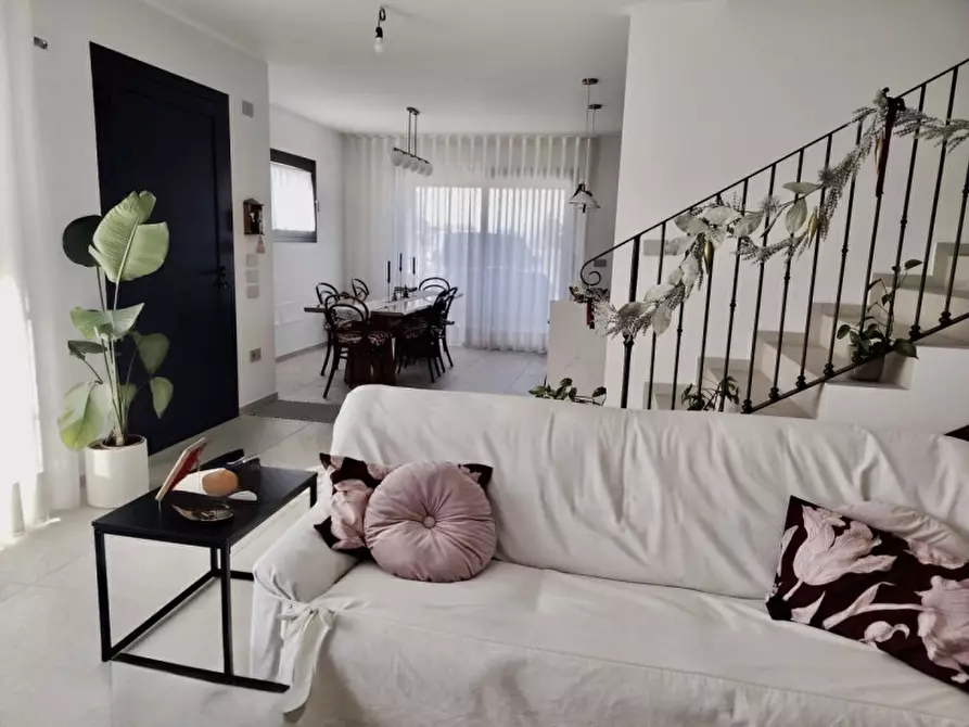 Immagine 5 di Casa bifamiliare in vendita  in Via Dante Alighieri a Loreggia