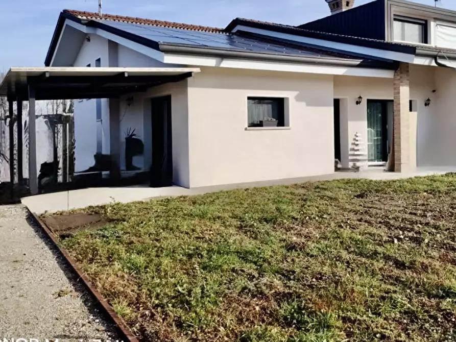 Immagine 8 di Casa bifamiliare in vendita  in Via Dante Alighieri a Loreggia