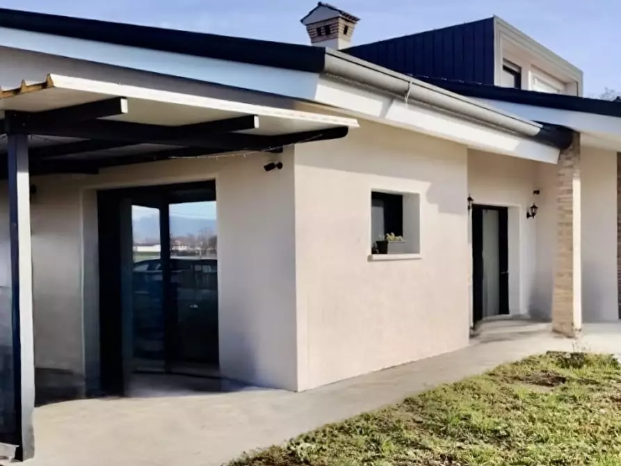 Immagine 9 di Casa bifamiliare in vendita  in Via Dante Alighieri a Loreggia