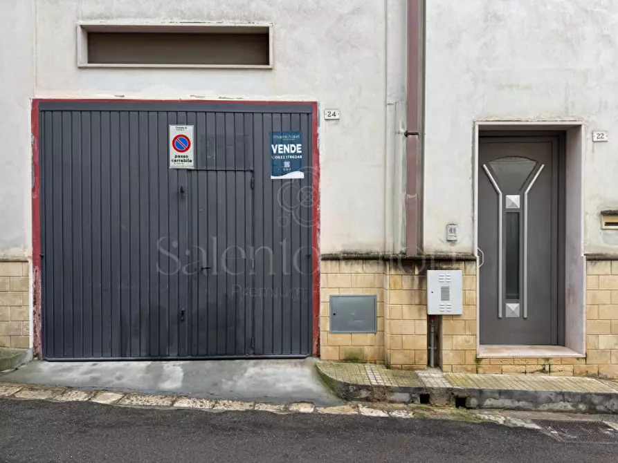 Immagine 2 di Casa indipendente in vendita  in Via XXIV Maggio 22 a Parabita