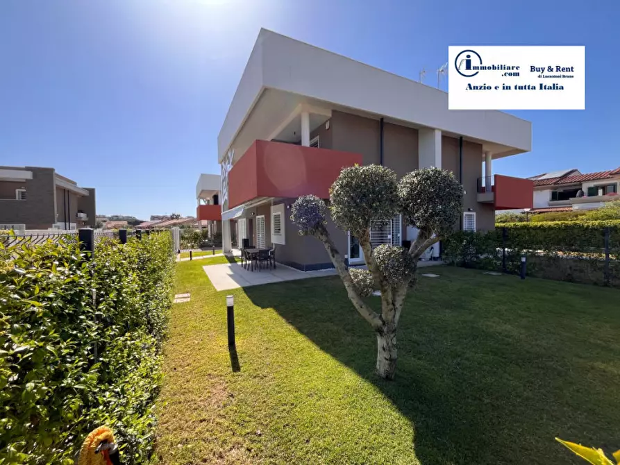 Immagine 2 di Casa bifamiliare in vendita  a Anzio